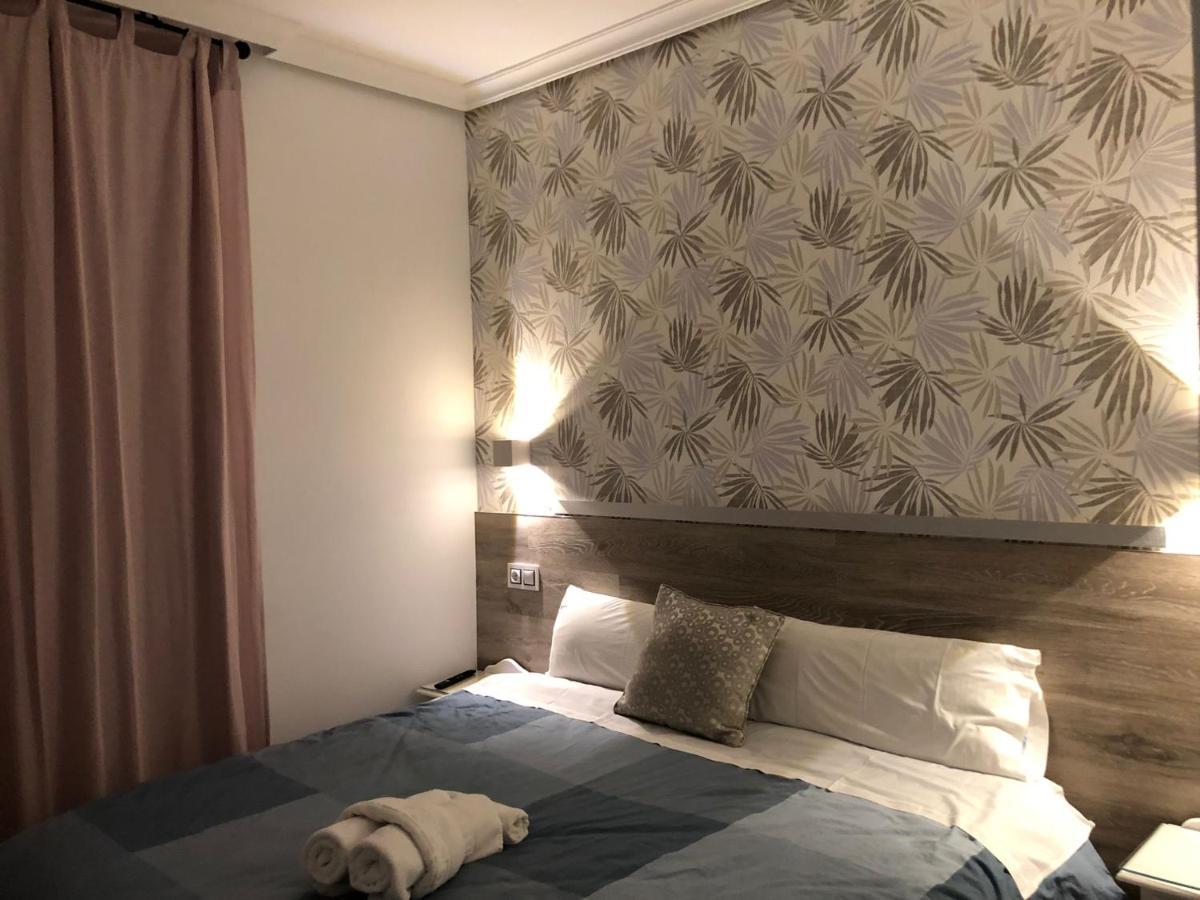 Hostal Alfaro Madrid Exterior photo